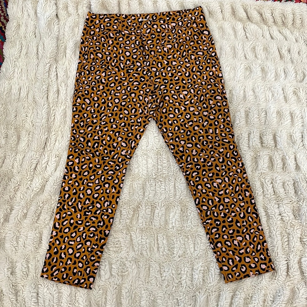 Old Navy Cheetah print pixie style pants. Size 12